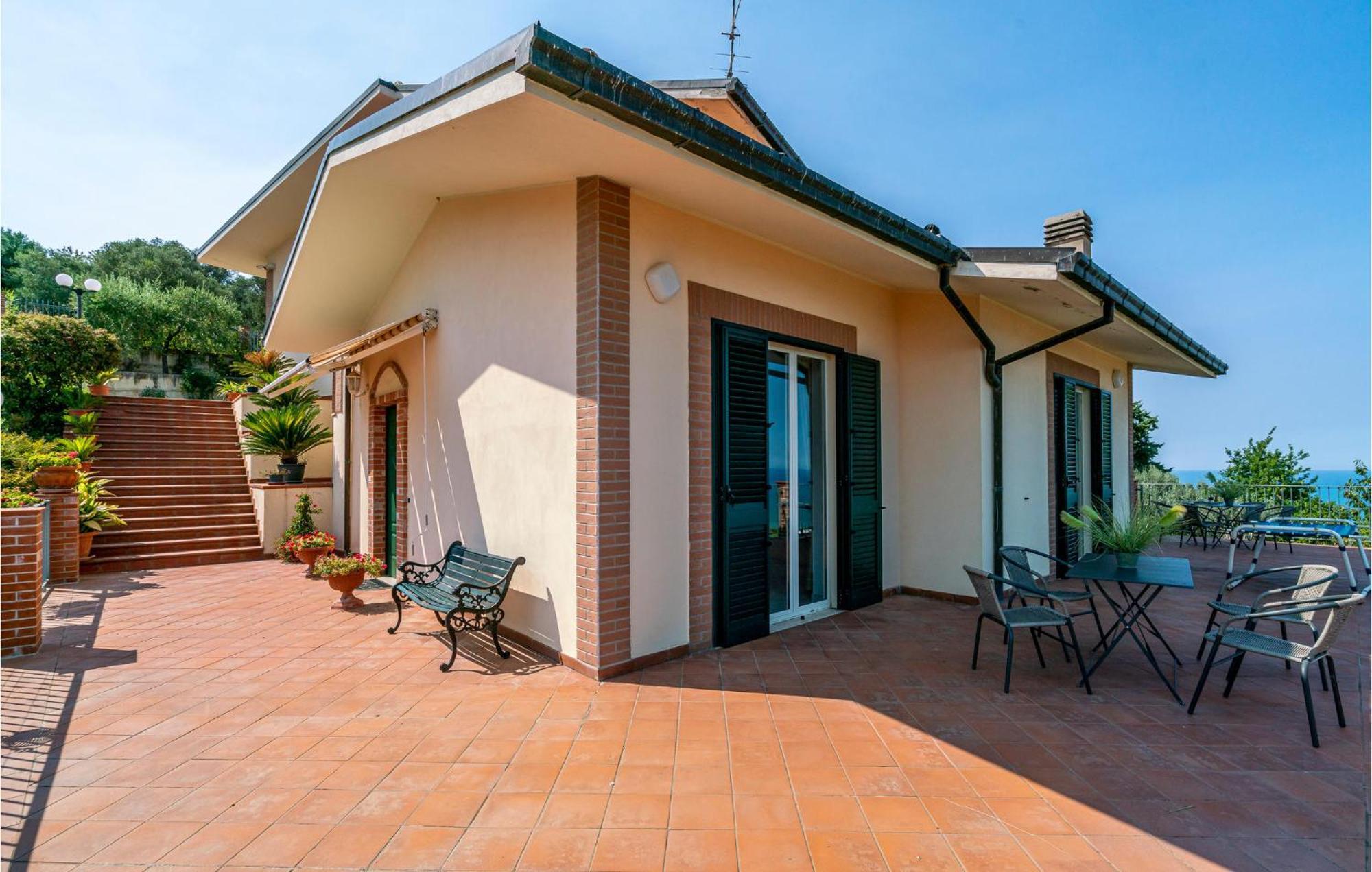 Nice Home In Belsito With Wifi Montepagano Extérieur photo