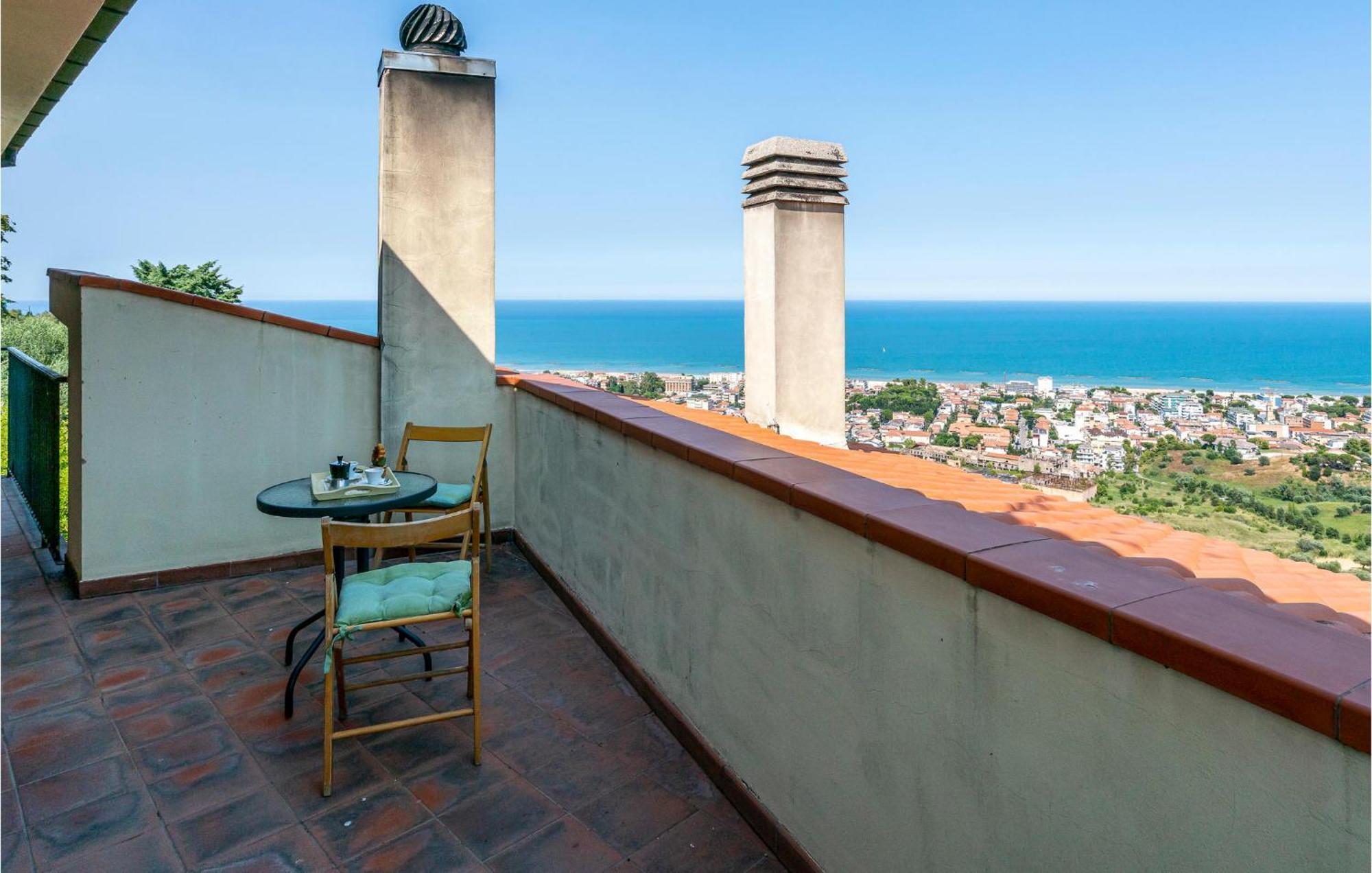 Nice Home In Belsito With Wifi Montepagano Extérieur photo