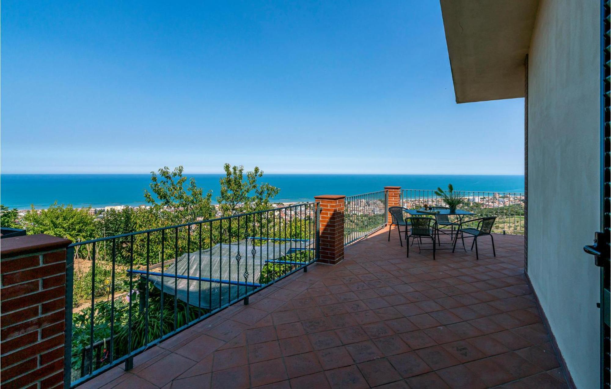 Nice Home In Belsito With Wifi Montepagano Extérieur photo