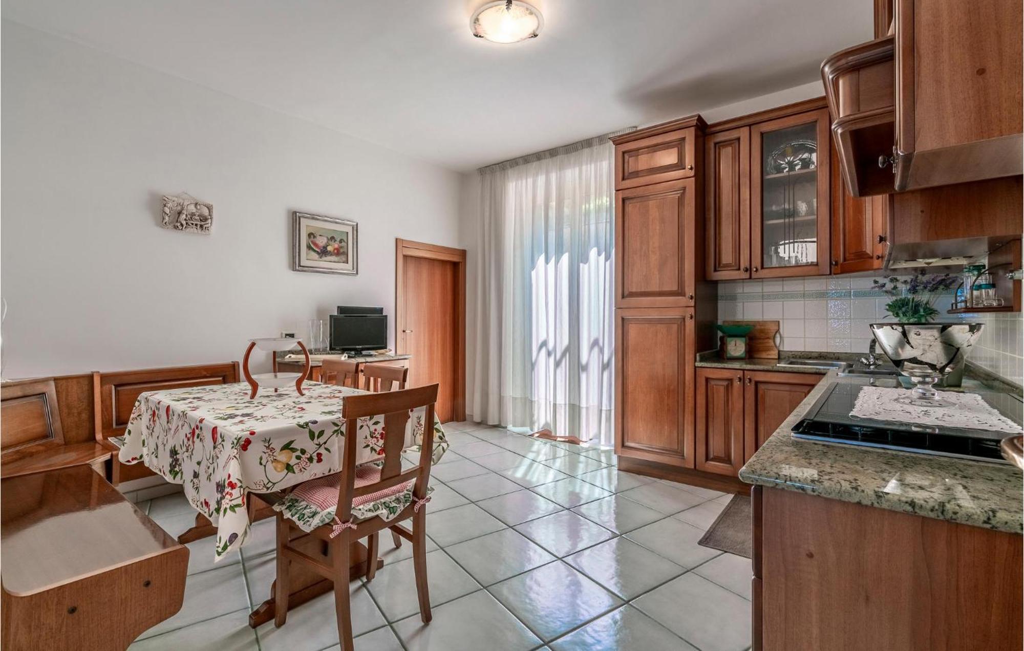 Nice Home In Belsito With Wifi Montepagano Extérieur photo